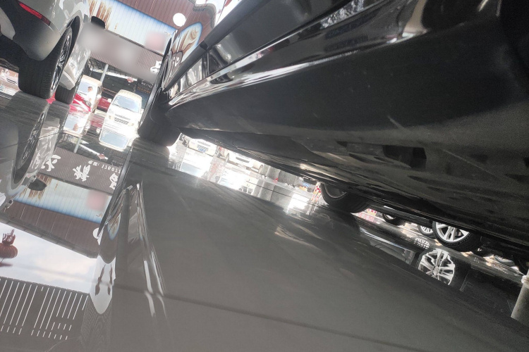 沃尔沃S90 2019款 T5 智远版机舱底盘30