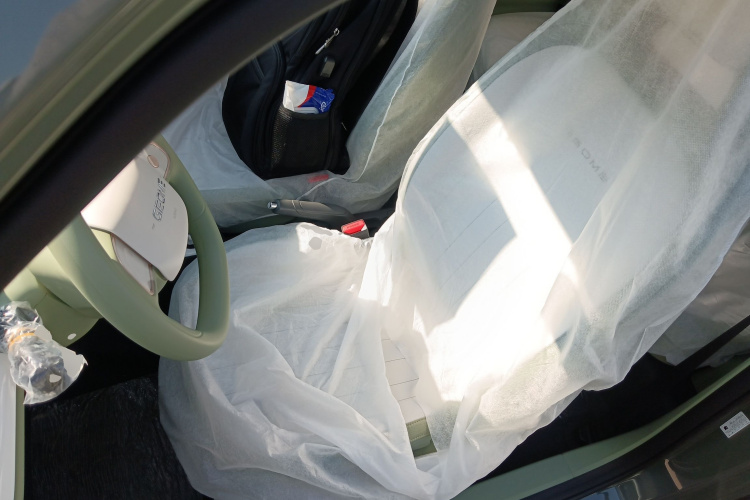 吉利银河 2025款 210km 熊猫骑士中控内饰19