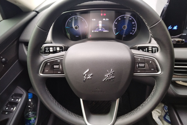 红旗E-QM5 2022款 431km 充电乐享版中控内饰13