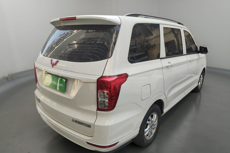 五菱汽车 五菱宏光 2018款 1.5L S标准型L2B车身外观7