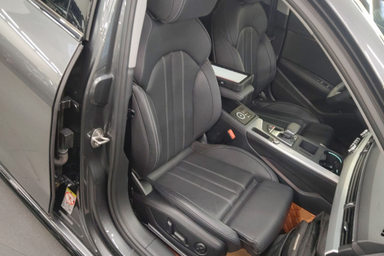 奥迪A4L 2020款 40 TFSI 时尚动感型局部细节41