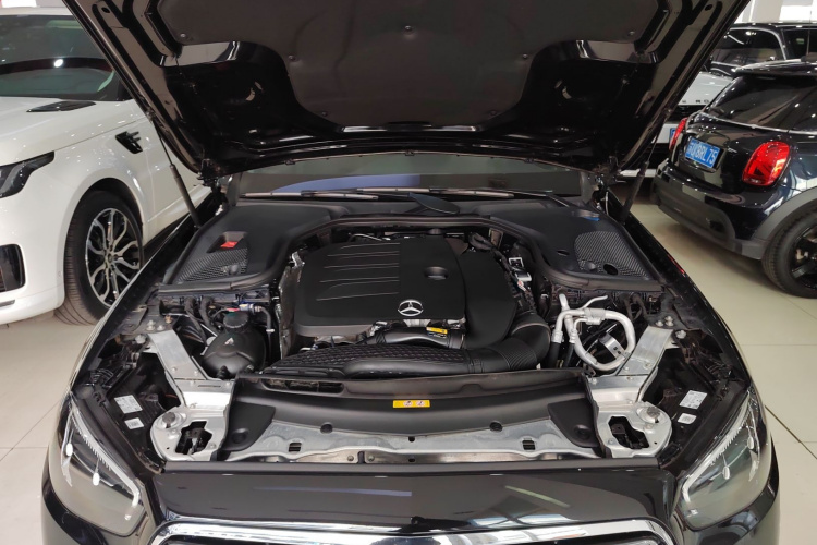 奔驰E级 2023款 改款 E 300 L 时尚型机舱底盘24