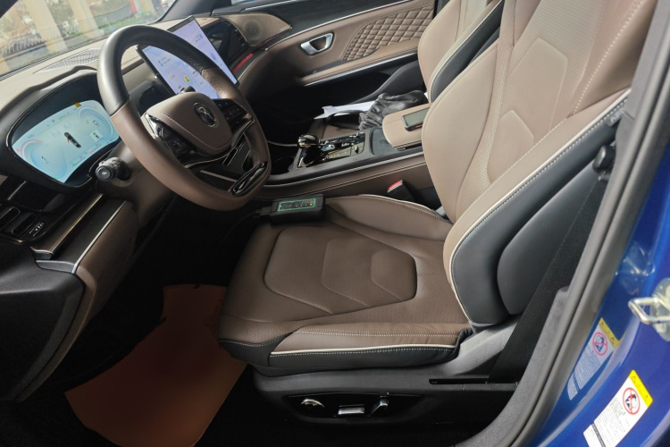 比亚迪 汉 2023款 DM-i 冠军版 121KM 尊享型中控内饰19