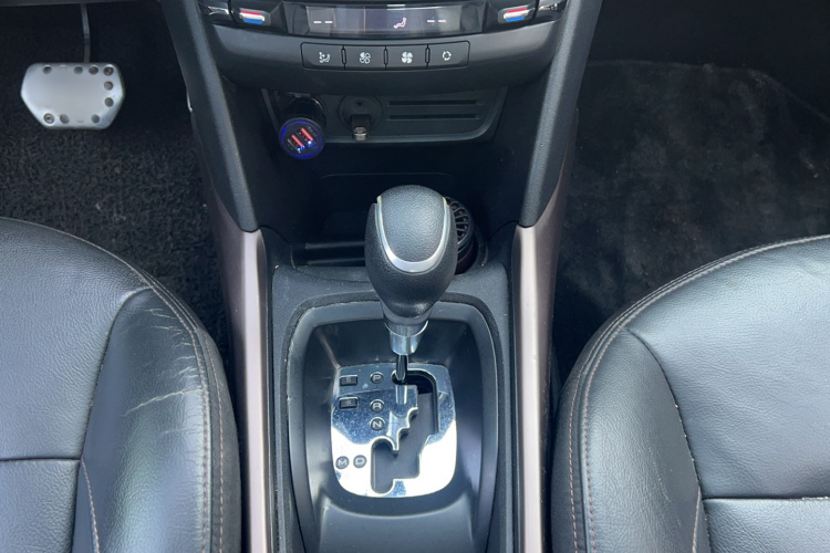 标致2008 2014款 1.6L 自动领航版局部细节18