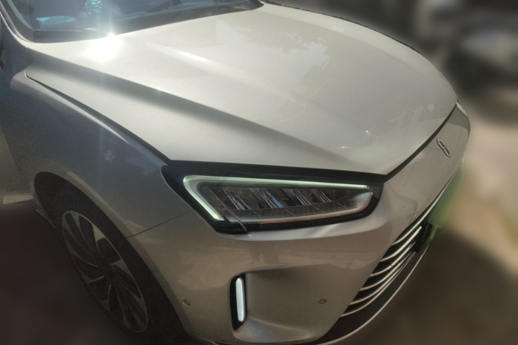 鸿蒙智行 问界M5 2022款 增程后驱标准版车身外观3