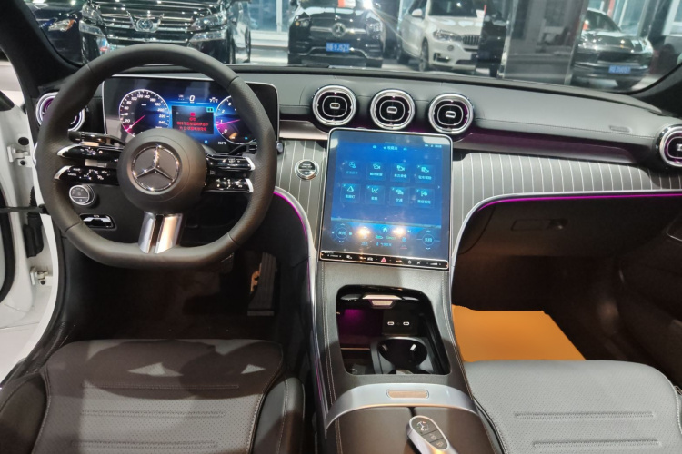 奔驰C级 2023款 改款 C 260 L 运动版中控内饰12