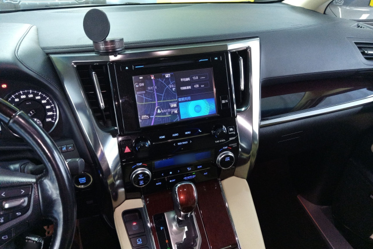 丰田 埃尔法 2018款 3.5L 豪华版中控内饰7002
