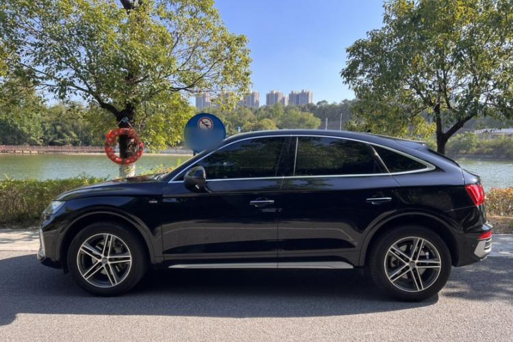 奥迪Q5L Sportback 2021款 40 TFSI 时尚型车身外观6001