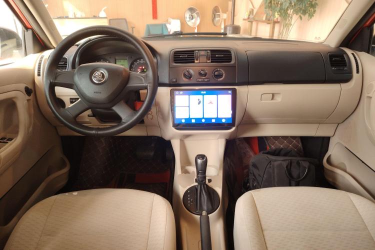 斯柯达 晶锐 2014款 1.4L 自动晶致版中控内饰7002