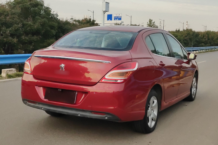 标致308 2014款 乐享版 经典 1.6L 自动优尚型车身外观6006