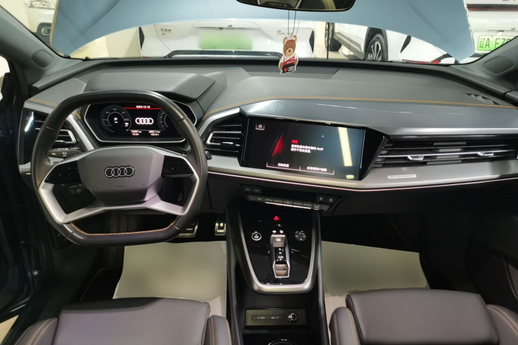 奥迪Q4 e-tron 2023款 40 e-tron 创行版中控内饰7002