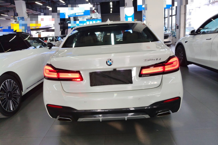 宝马5系 2021款 改款 525Li M运动套装车身外观6