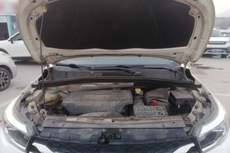 广汽传祺 传祺GS4 2015款 200T G-DCT豪华版机舱底盘24