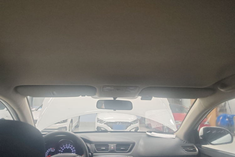 起亚K2 2015款 三厢 1.4L MT GLS中控内饰22