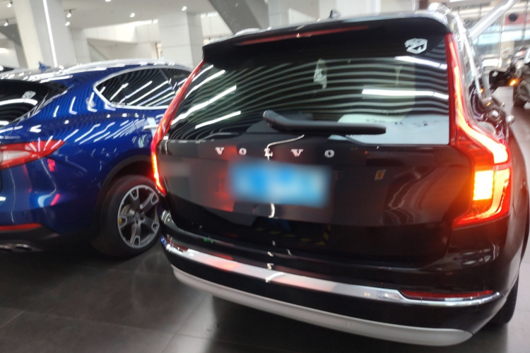 沃尔沃XC90 2022款 B6 智逸豪华版 7座车身外观6