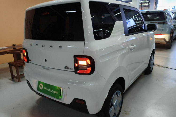 吉利银河 2024款 熊猫mini 200km 耐力熊车身外观7