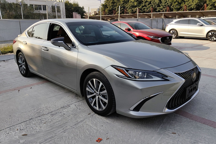 雷克萨斯ES 2018款 200 豪华版 国V车身外观3