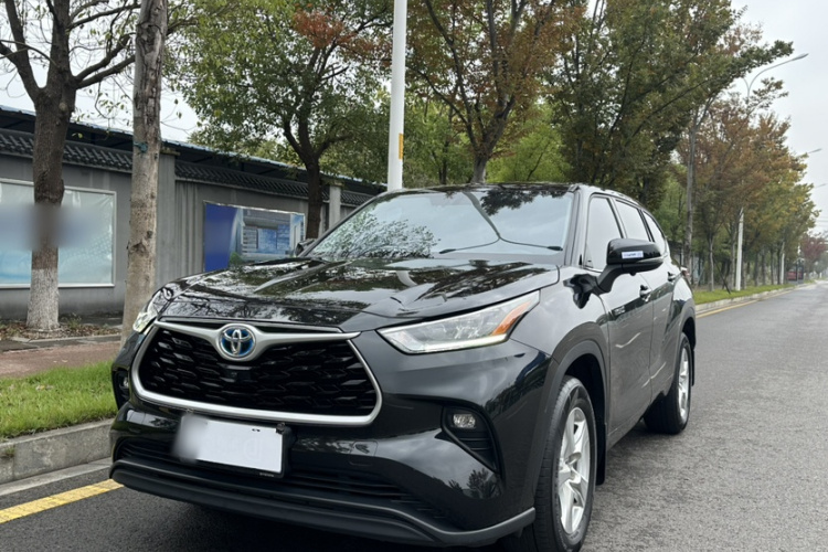 丰田 汉兰达 2023款 2.5L智能电混双擎两驱精英版 5座车身外观1