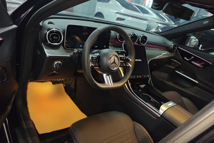 奔驰C级 2023款 改款 C 200 L 运动版中控内饰7003