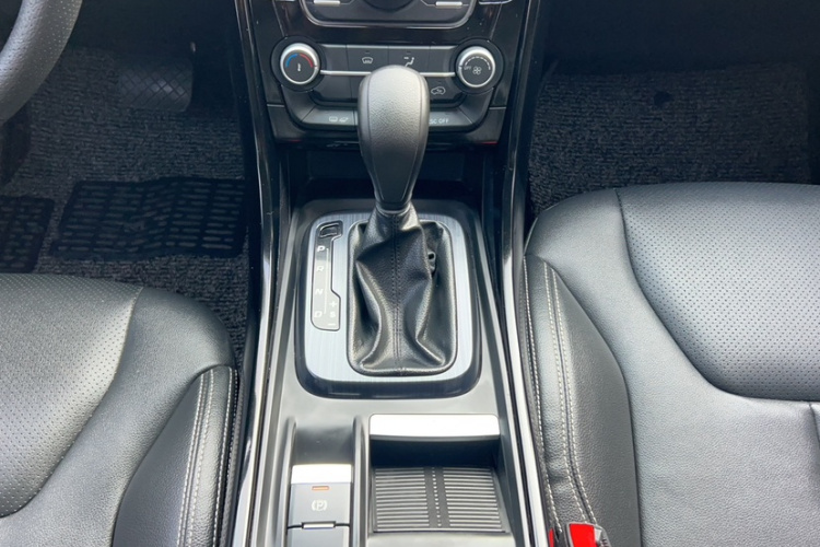 江铃 驭胜S330 2016款 1.5L GTDi 自动两驱尊贵版局部细节18