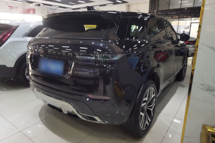 路虎 揽胜极光 2023款 极光L 249PS 豪华版车身外观7