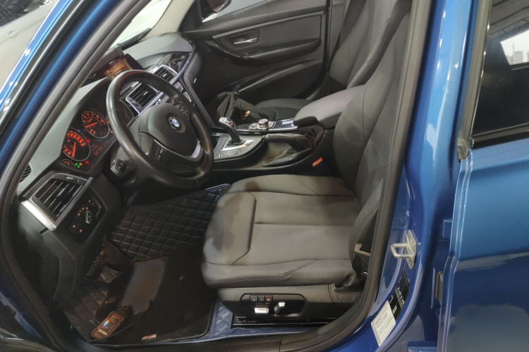 宝马3系 2017款 320Li M运动型局部细节19