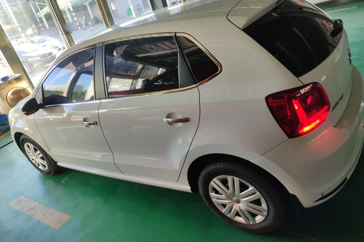 大众 Polo 2016款 1.4L 手动风尚型车身外观4