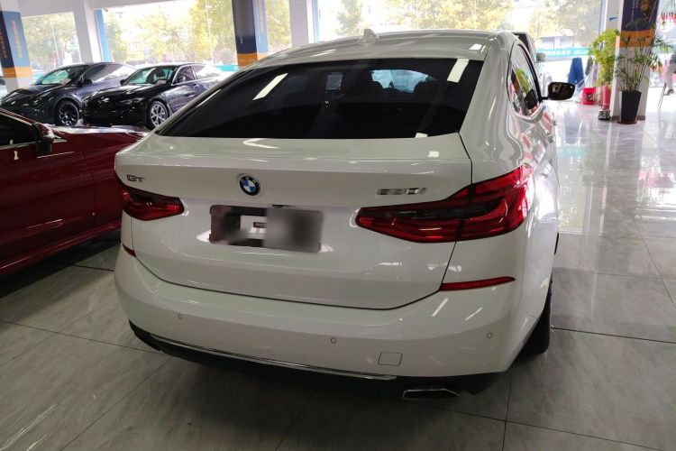 宝马6系GT 2019款 630i 豪华设计套装车身外观6