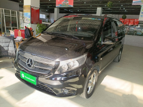 奔驰 威霆 2018款 2.0T 精英版 7座 国VI