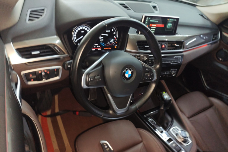 宝马X1 2019款 xDrive20Li 尊享型中控内饰12