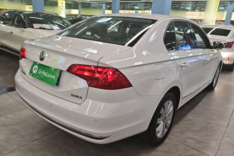 大众 宝来 2018款 1.5L 自动舒适型车身外观7