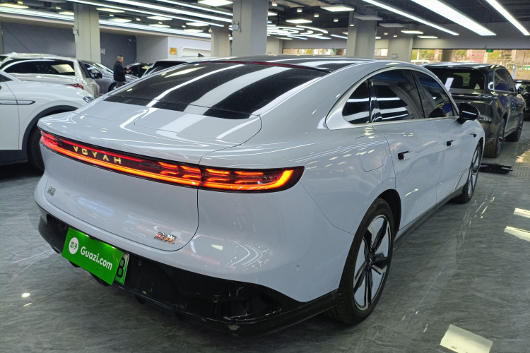 岚图汽车 岚图追光 2023款 四驱标准版车身外观6005