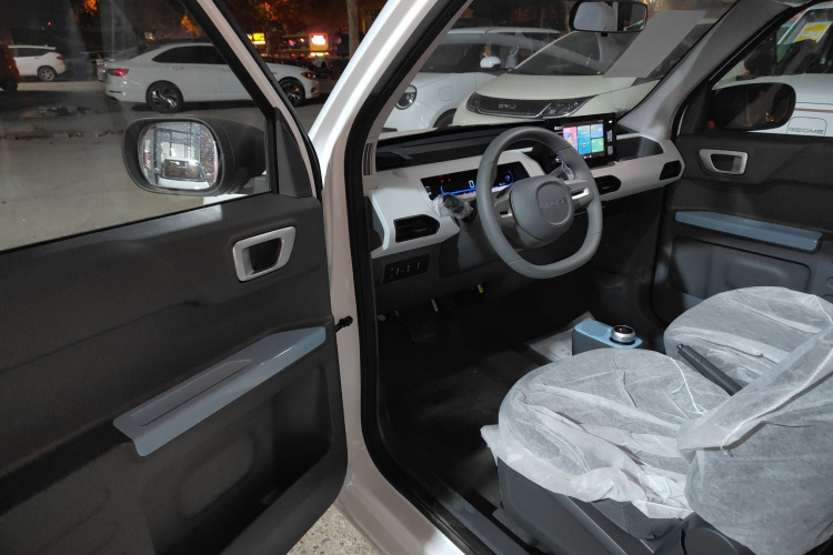 吉利银河 2024款 熊猫mini 200km 耐力熊中控内饰20
