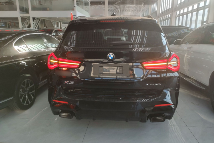 宝马X3 2023款 改款 xDrive30i 领先型 M曜夜套装车身外观6