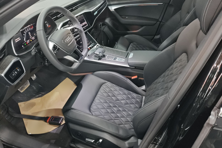 奥迪A6L 2025款 45 TFSI quattro 臻选动感型中控内饰19