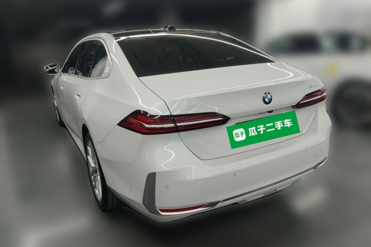 宝马5系 2024款 525Li 豪华套装车身外观5