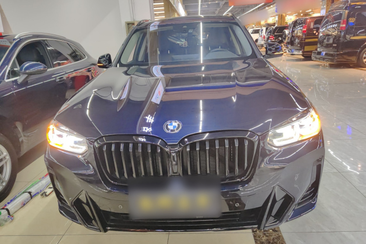 宝马X3 2023款 改款 xDrive30i 领先型 M曜夜套装车身外观2