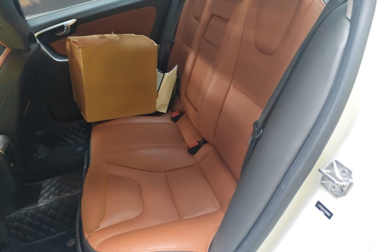 沃尔沃S60 2018款 S60L T3 智进进取版中控内饰21