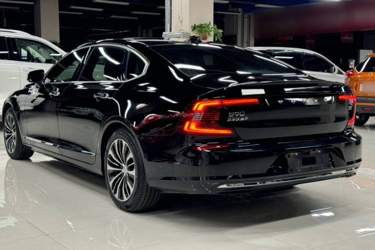 沃尔沃S90 2023款 B5 智逸豪华版车身外观6002