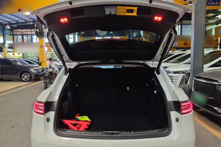 鸿蒙智行 问界M5 2022款 增程四驱至臻版局部细节23