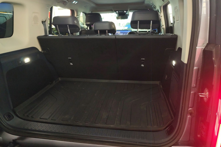 方程豹 豹5 2023款 领航版机舱底盘23