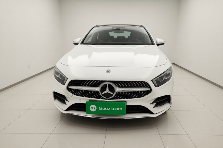 奔驰A级 2020款 A 200 L 运动轿车车身外观2