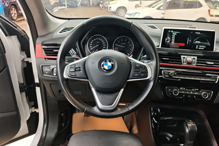 宝马X1 2016款 xDrive20Li 豪华型局部细节13