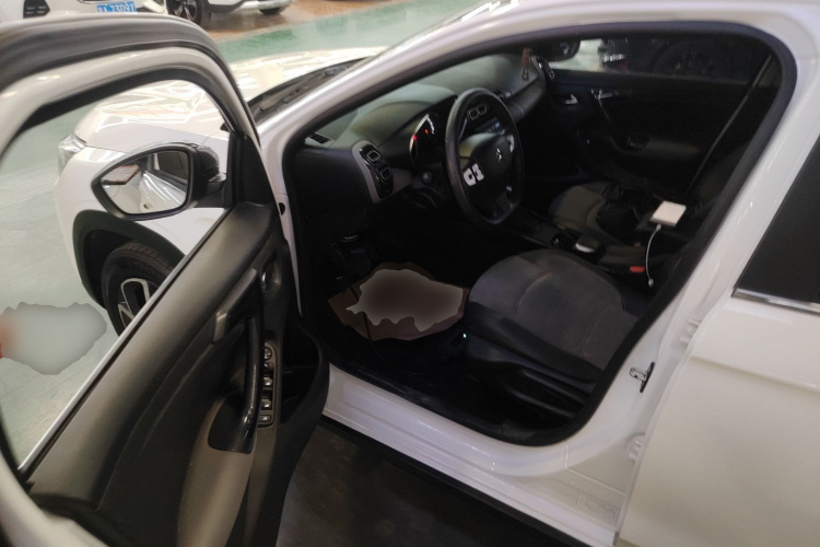 雪铁龙C3-XR 2019款 230THP DCT越领版中控内饰20