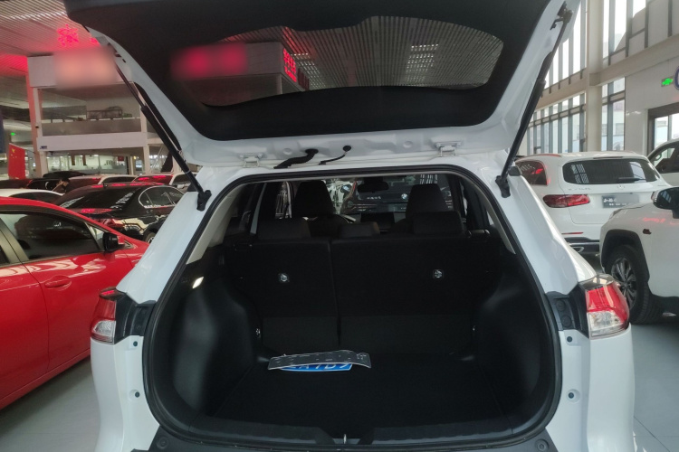 丰田 卡罗拉锐放 2022款 2.0L 精英版机舱底盘23