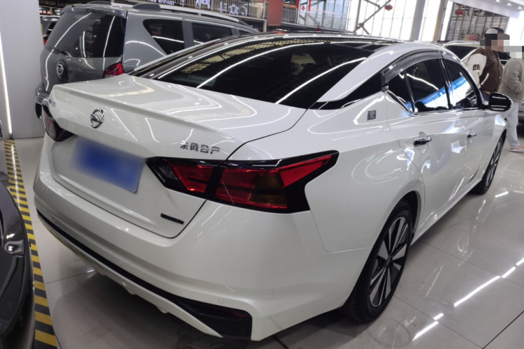 日产 天籁 2021款 2.0L XL Upper AD1 智行领航版车身外观7