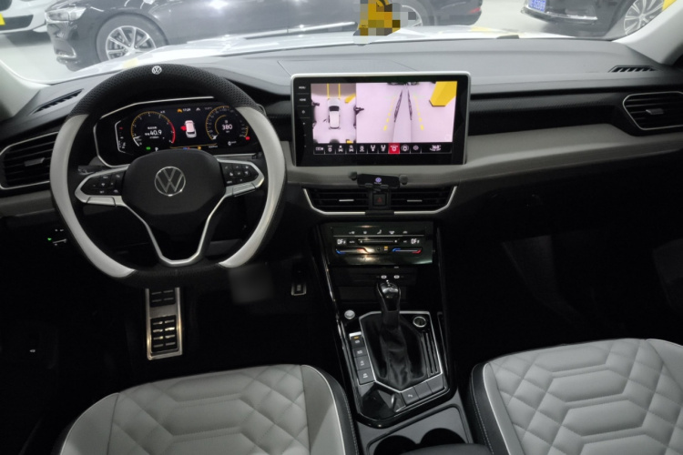 大众 探岳 2024款 300TSI 两驱豪华Plus进阶版中控内饰12