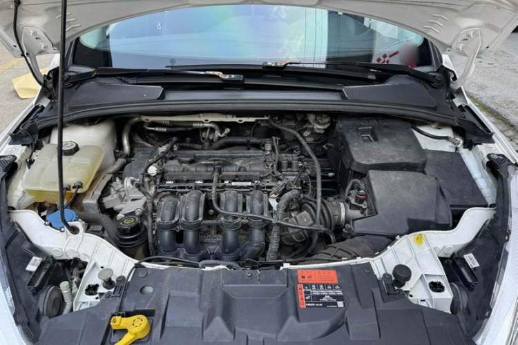 福特 福克斯 2017款 三厢 1.6L 手动风尚型智行版中控内饰7007