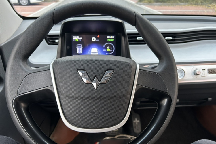 五菱汽车 宏光MINIEV 2021款 马卡龙时尚款 磷酸铁锂中控内饰7004