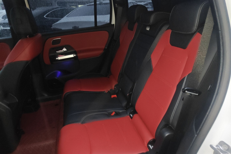 奔驰GLB AMG 2023款 AMG GLB 35 4MATIC中控内饰7004